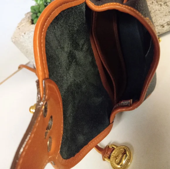 Dooney & Bourke Belt/Shoulder Wallet. 1990's Cavalry Collection. - Picture 9 of 11